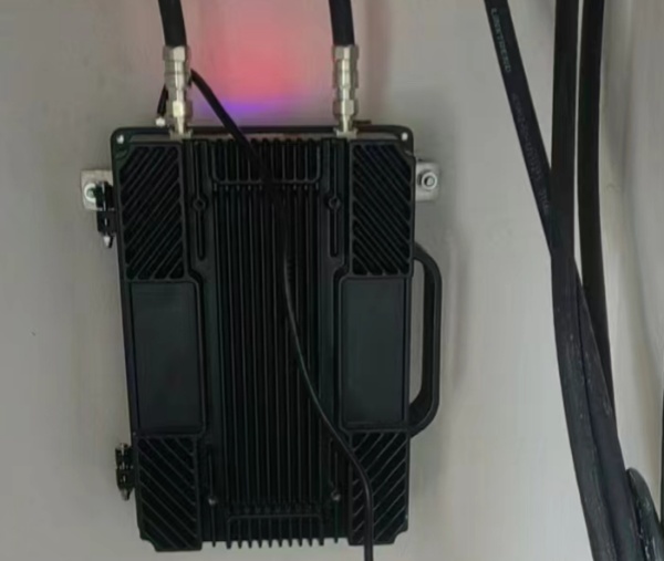 Lintratek KW35 4G 5G booster sinyal mobile komérsial
